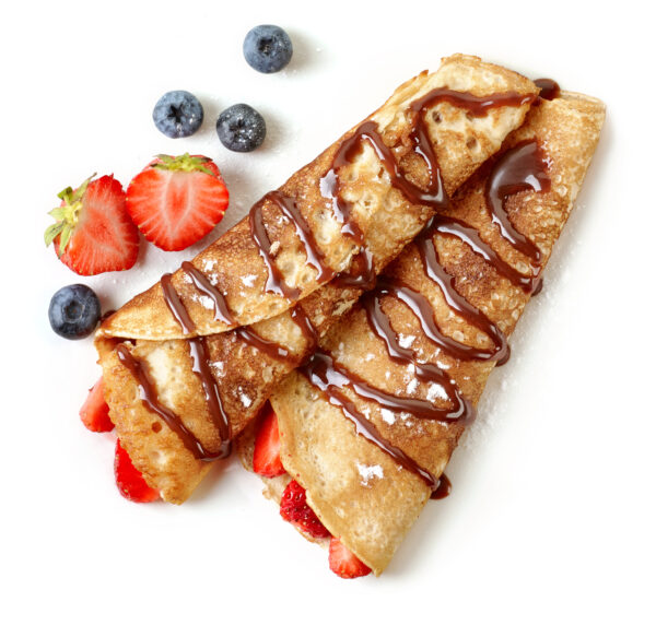 Crepes,With,Strawberries,And,Chocolate,Sauce,Isolated,On,White,Background